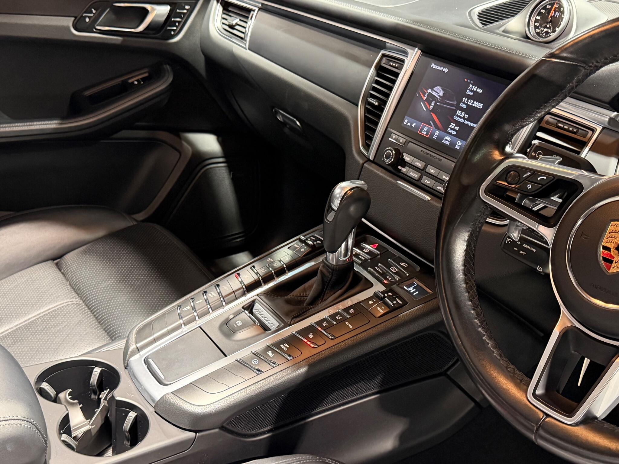 Porsche Macan 2.0T SUV 5dr Petrol PDK 4WD Euro 6 (s/s) (252 ps)